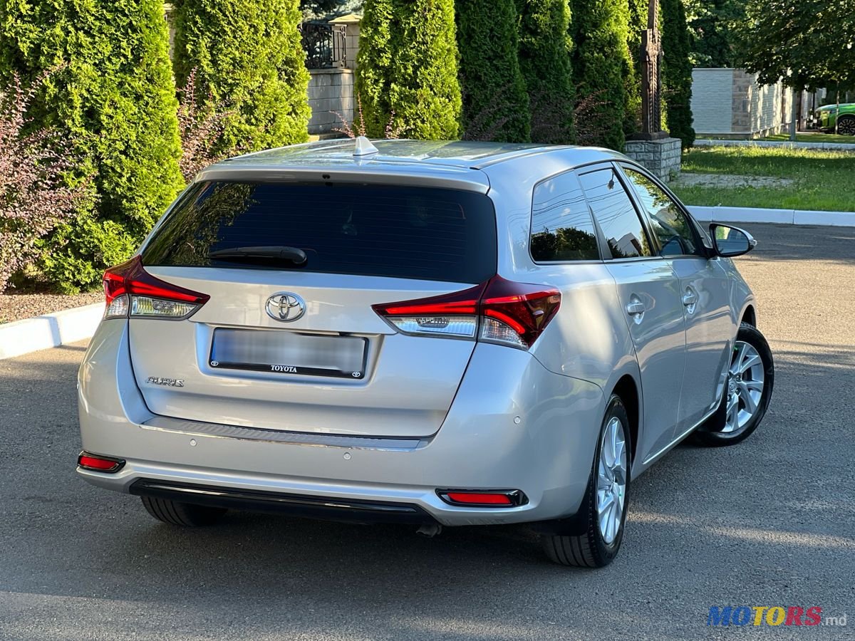 2017' Toyota Auris photo #4