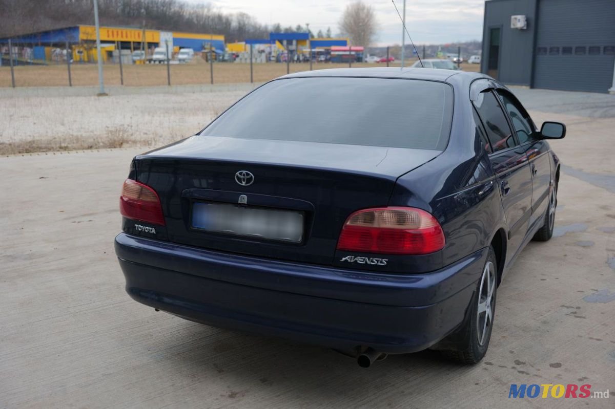 2002' Toyota Avensis photo #3