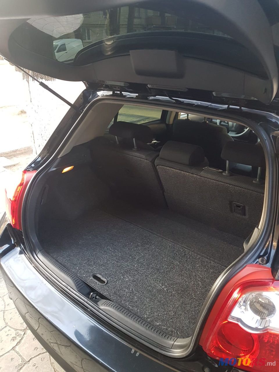 2010' Toyota Auris photo #6