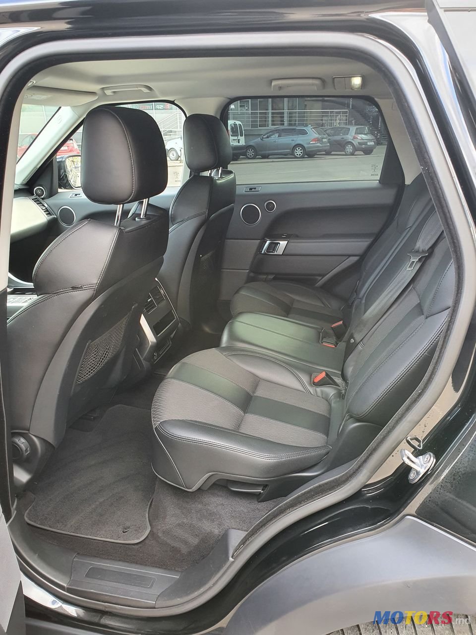 2014' Land Rover Range Rover Sport photo #3