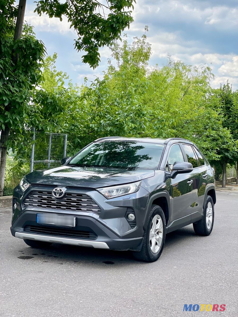 2019' Toyota RAV4 photo #1
