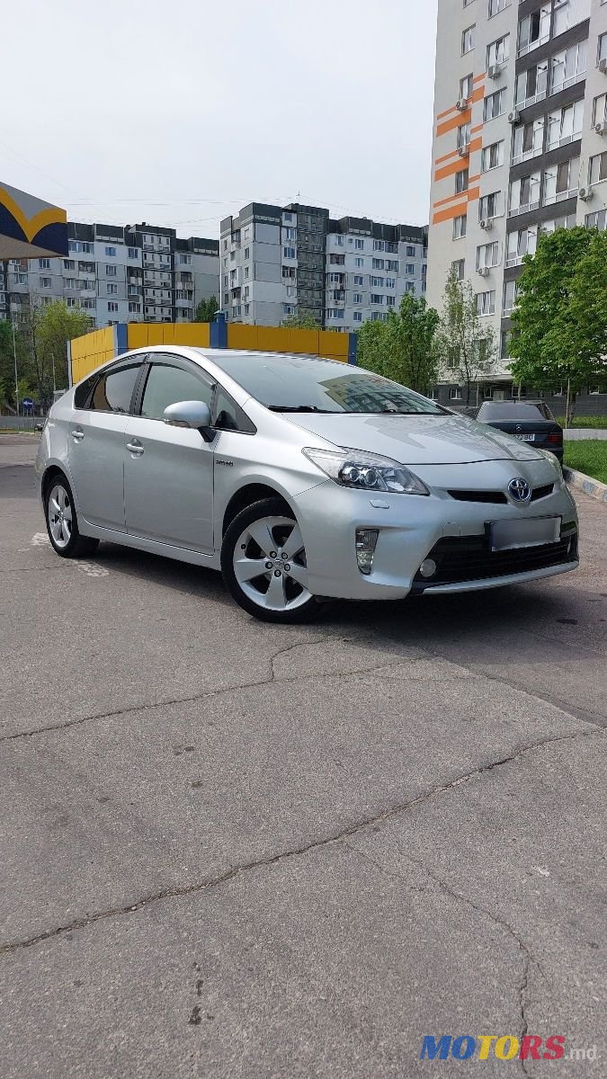 2012' Toyota Prius photo #2