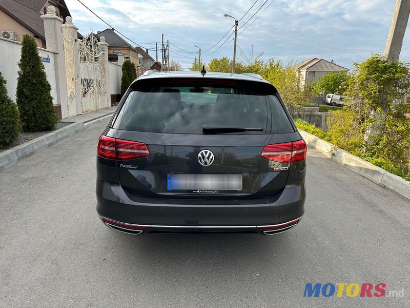 2019' Volkswagen Passat photo #5