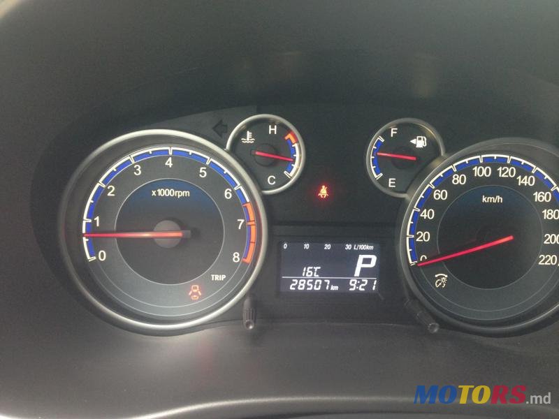 2013' Suzuki SX4 photo #2