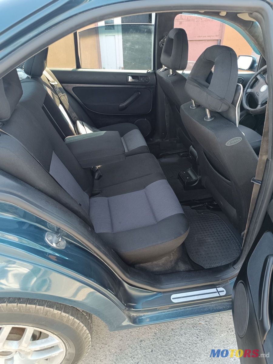 2005' Volkswagen Bora photo #5