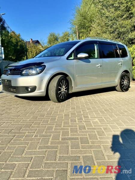 2012' Volkswagen Touran photo #3