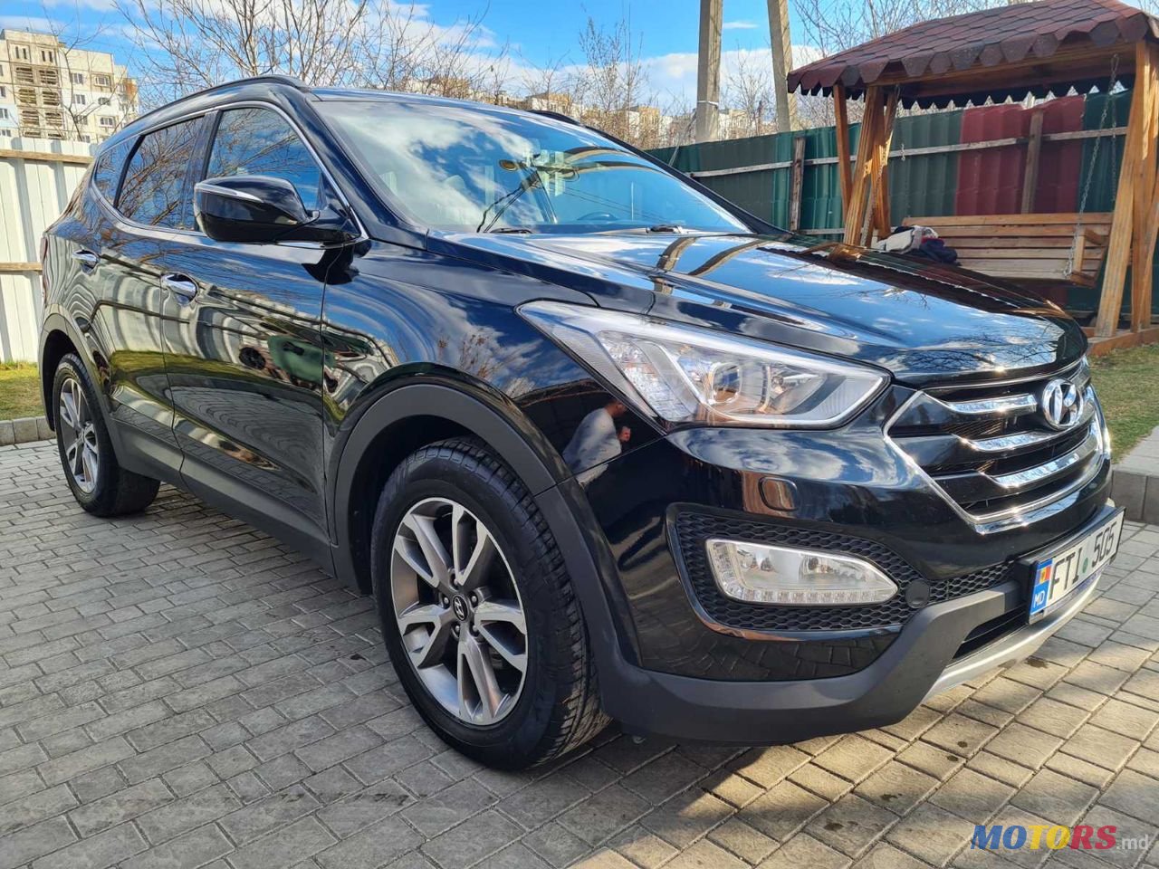 2012' Hyundai Santa Fe photo #4