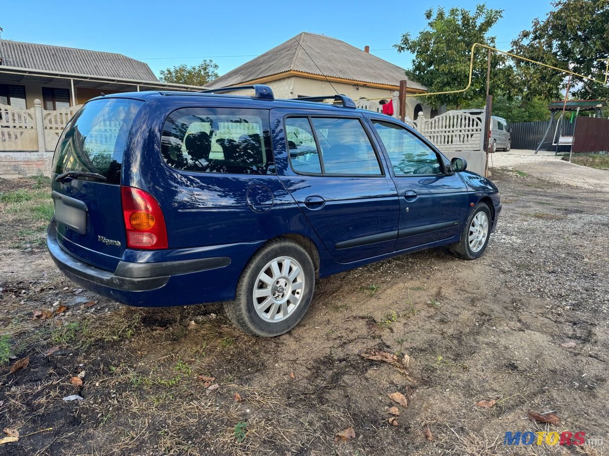 2001' Renault Megane photo #3