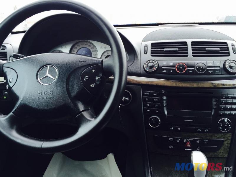 2006' Mercedes-Benz E-Class photo #2