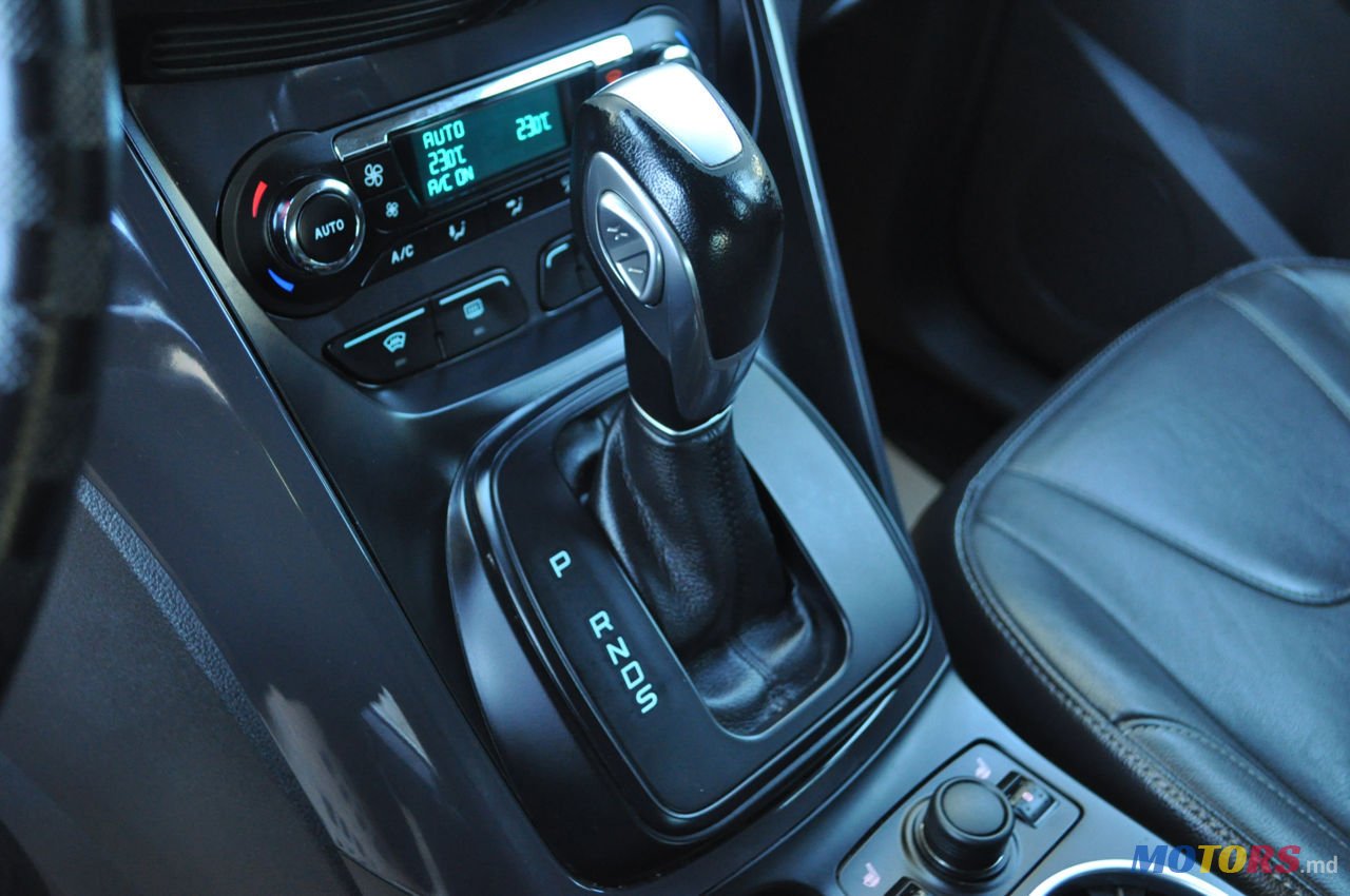 2013' Ford Kuga photo #7