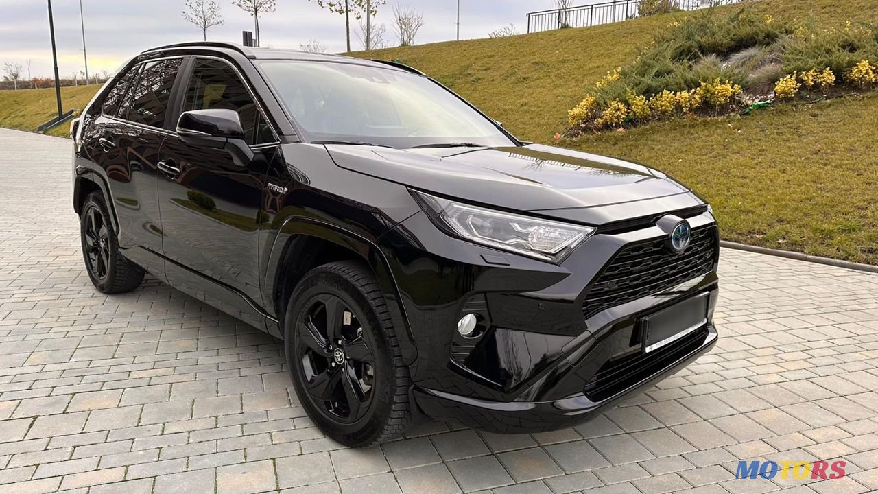2021' Toyota RAV4 photo #2