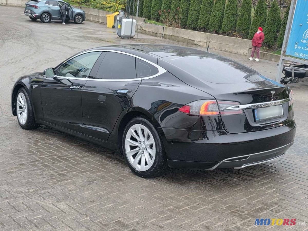 2015' Tesla Model S photo #2