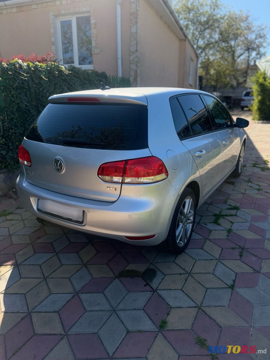 2011' Volkswagen Golf photo #3