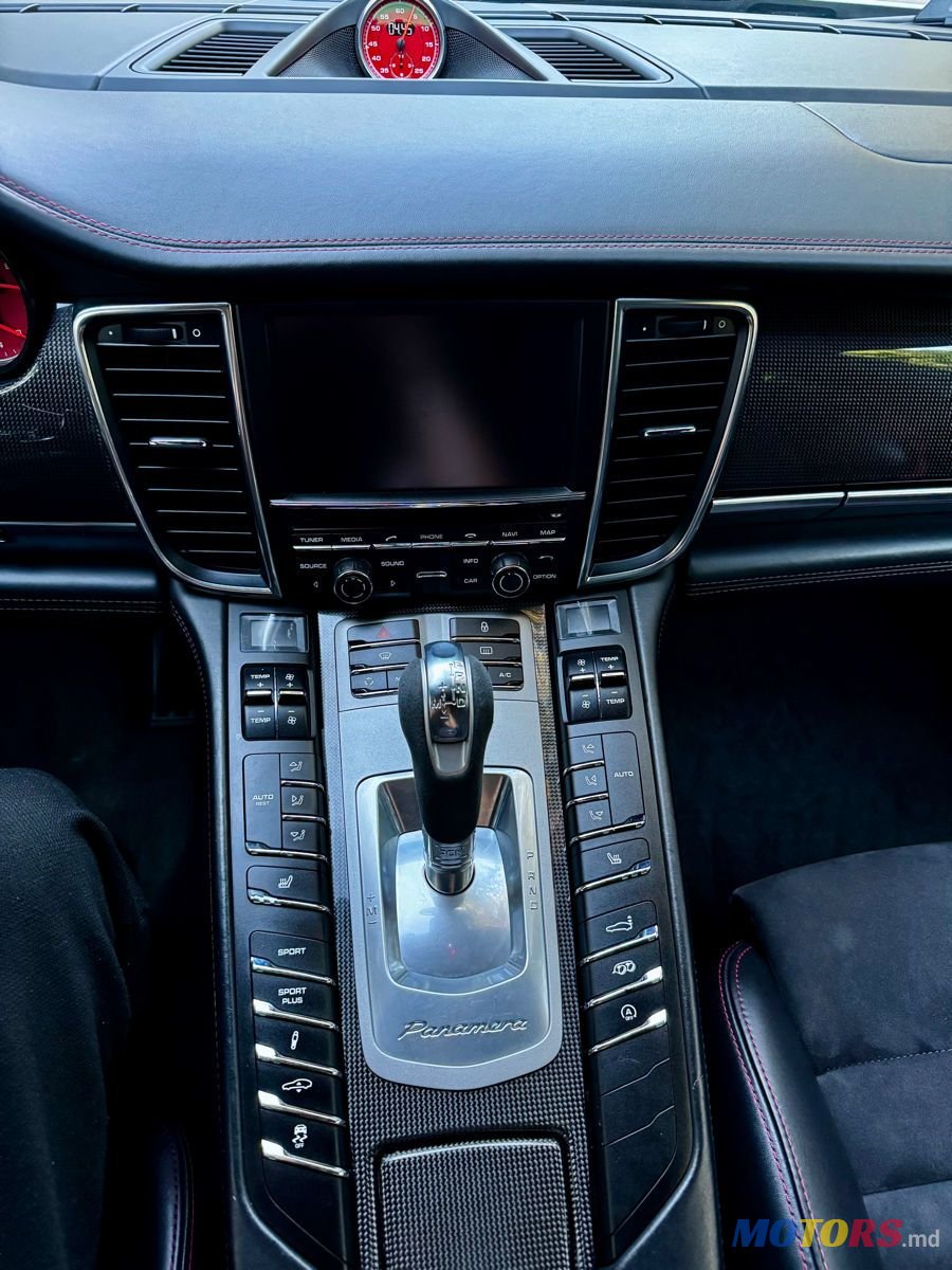 2012' Porsche Panamera photo #4