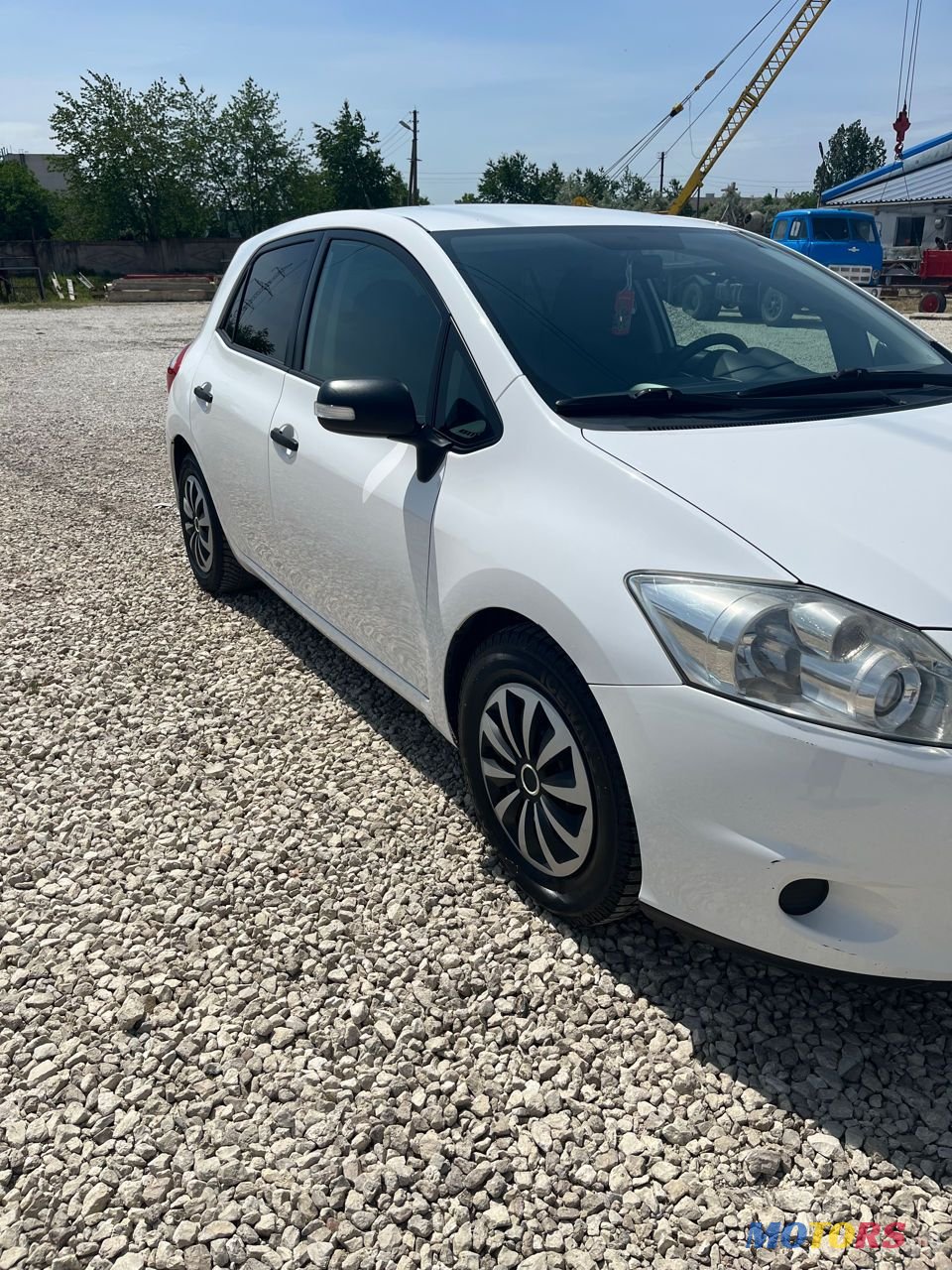 2010' Toyota Auris photo #2