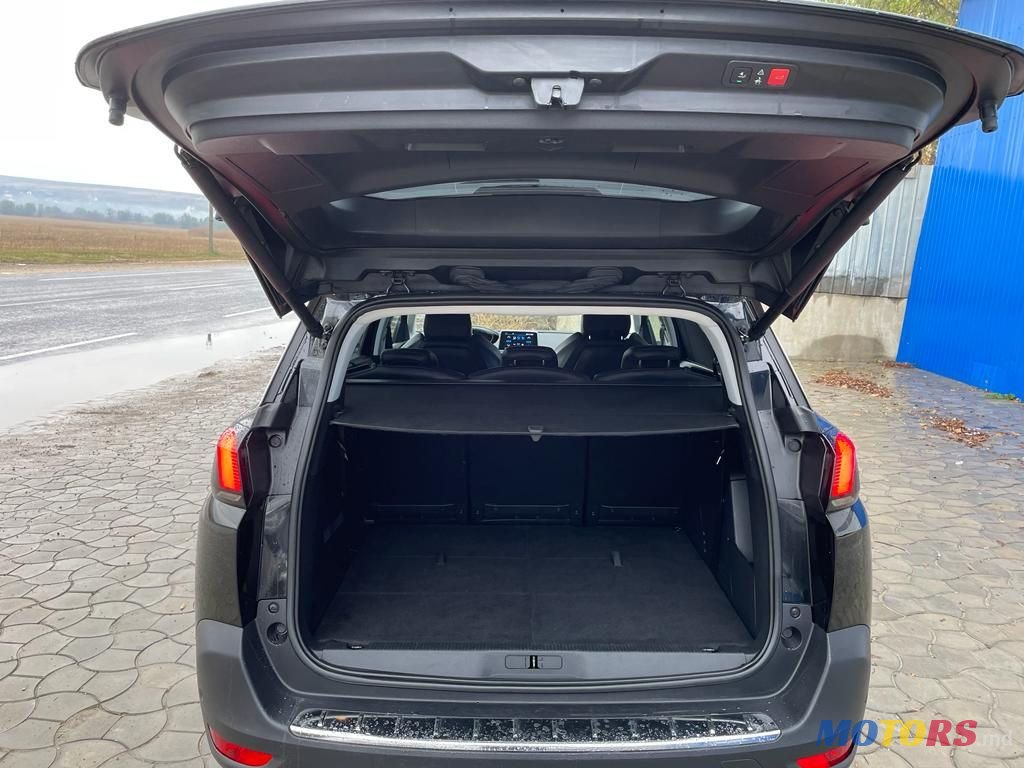 2018' Peugeot 5008 photo #5
