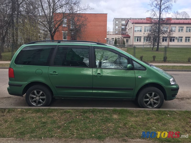 2001' Volkswagen Sharan photo #4