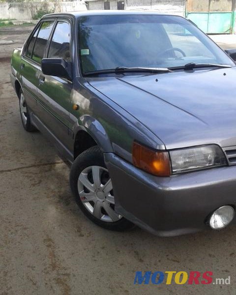 1990' Nissan Sunny photo #1