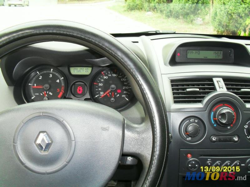 2008' Renault Megane photo #4