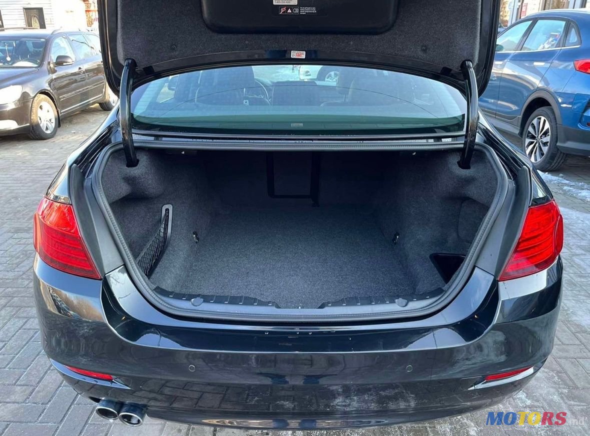 2015' BMW 5 Series photo #2