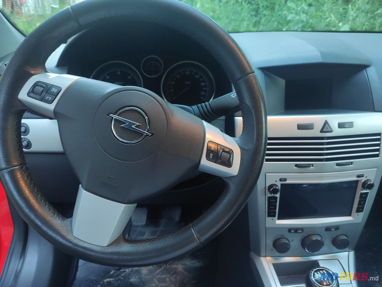 2009' Opel Astra photo #2