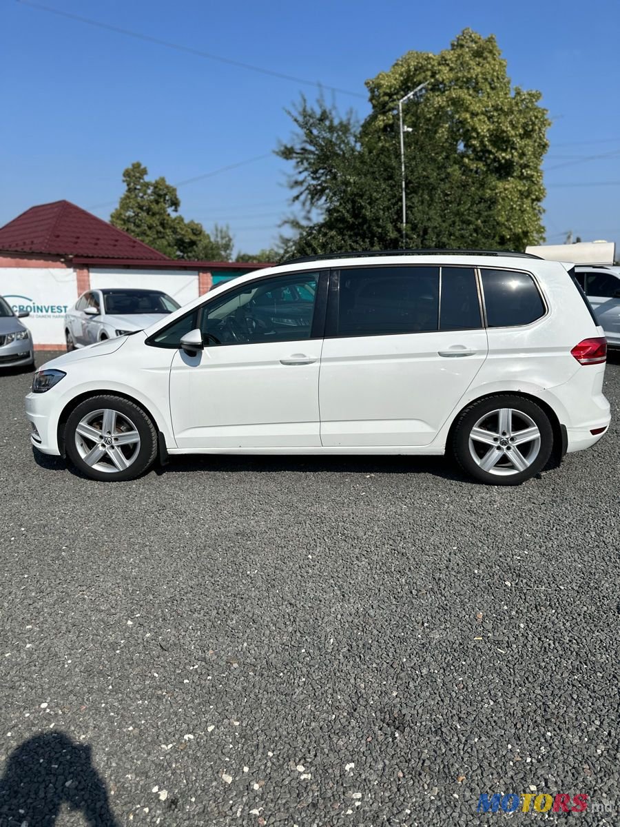 2017' Volkswagen Touran photo #5