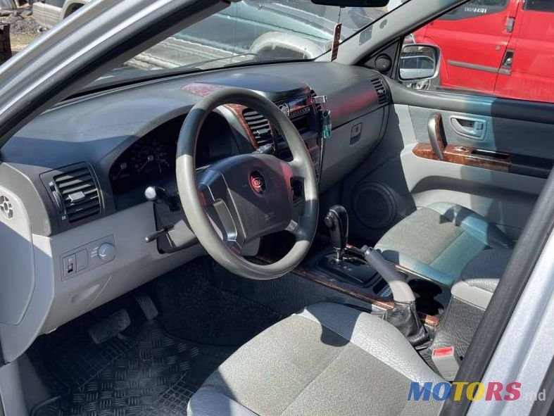2005' Kia Sorento photo #3