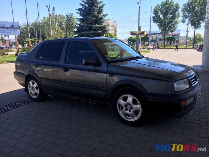 1992' Volkswagen Vento photo #2