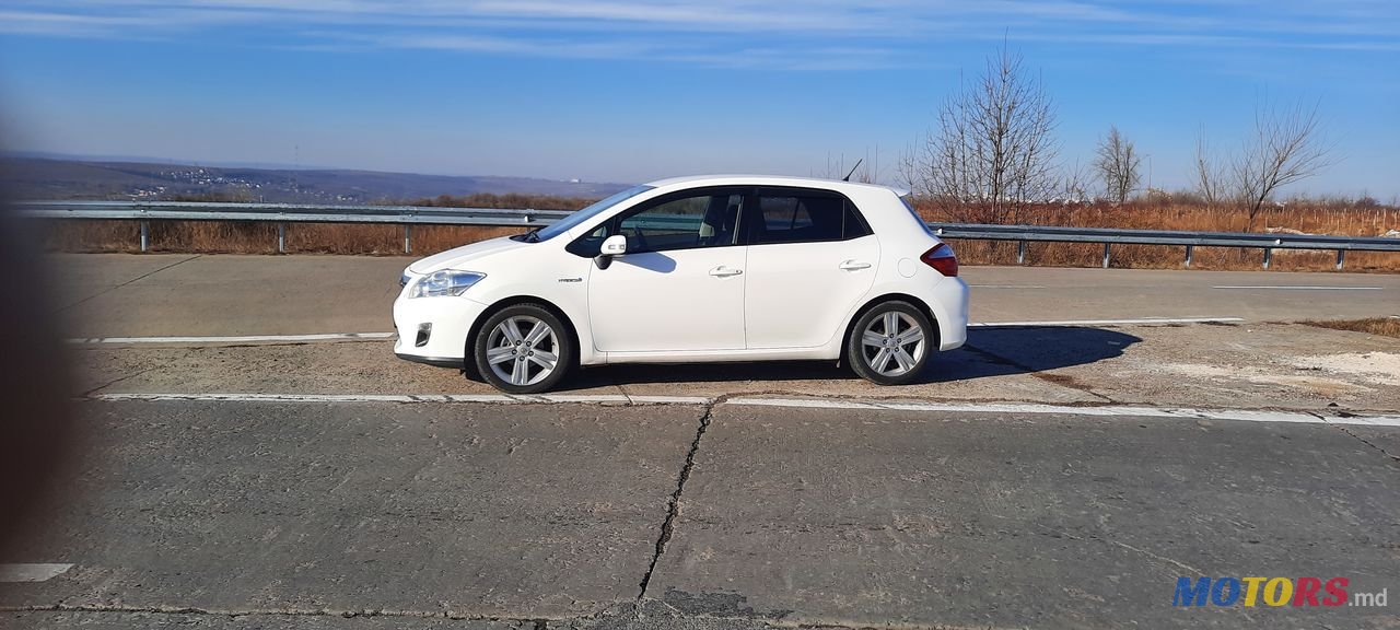 2012' Toyota Auris photo #3