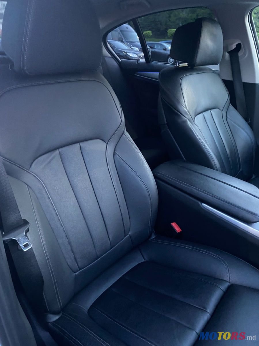 2018' BMW 5 Series photo #3