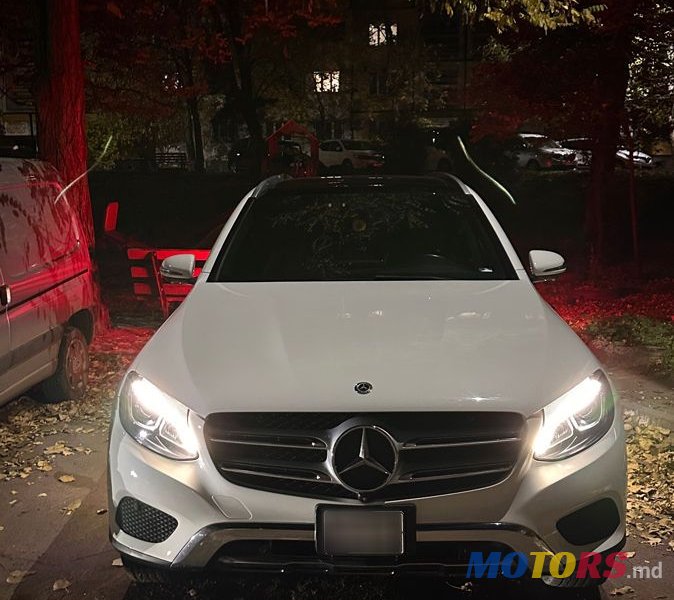 2018' Mercedes-Benz GLC photo #2