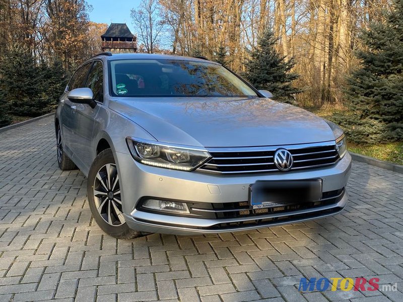 2017' Volkswagen Passat photo #2