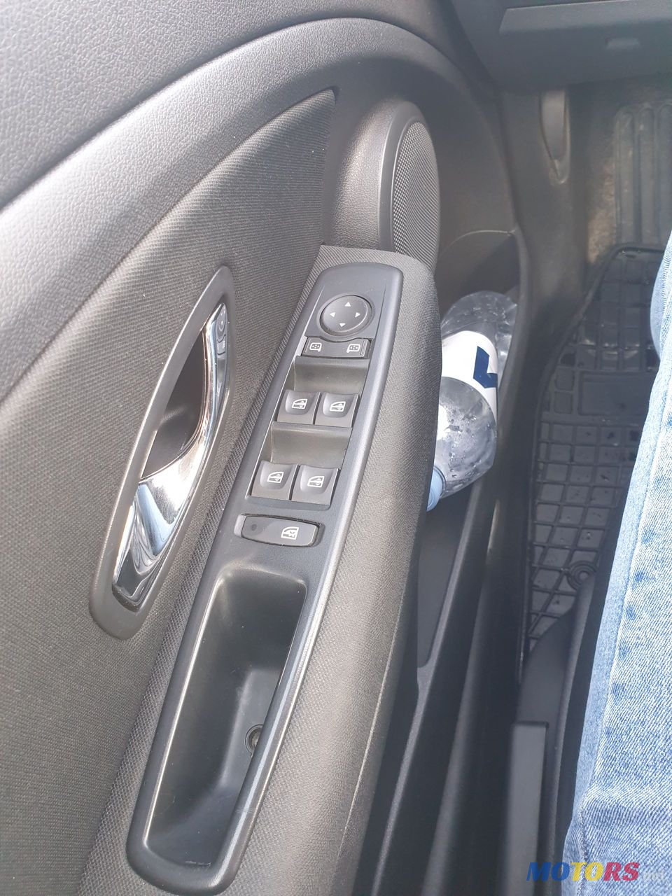 2011' Renault Megane photo #4