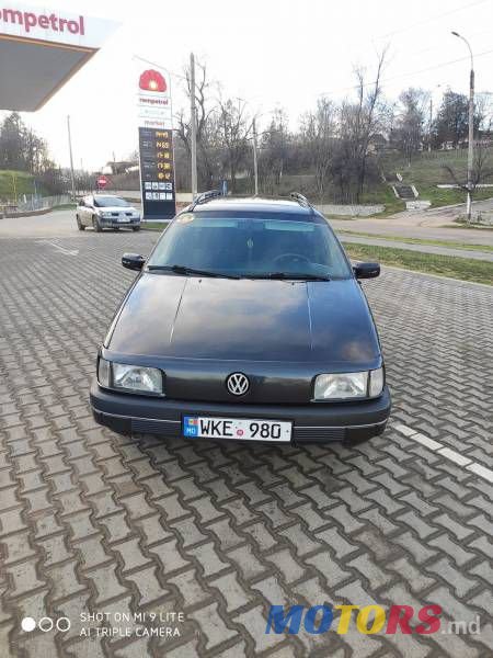 1993' Volkswagen Passat photo #2