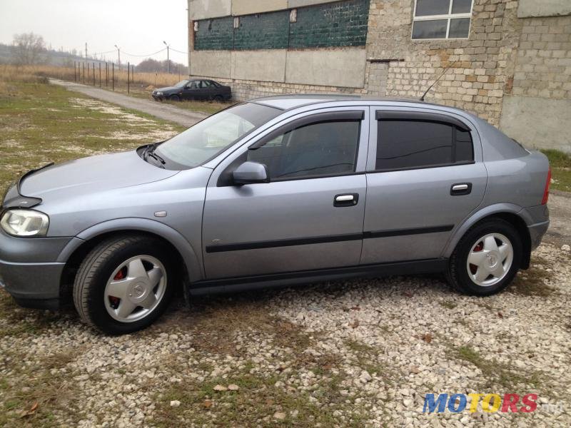 2005' Opel Astra photo #2