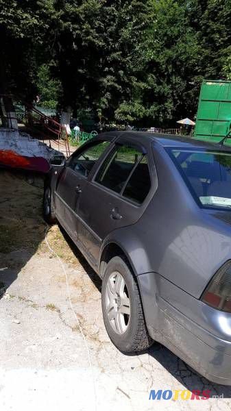 2005' Volkswagen Jetta photo #4