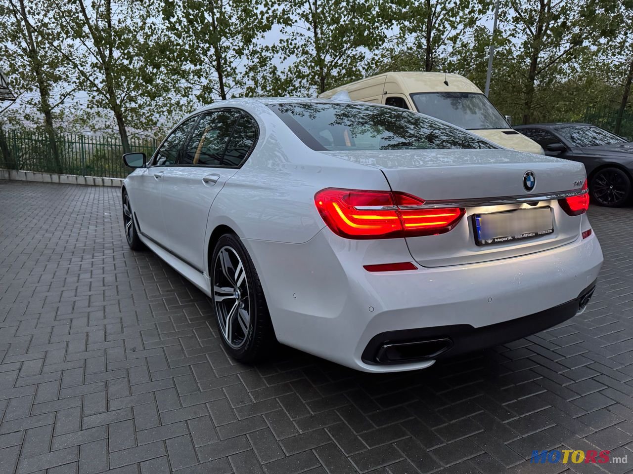 2016' BMW 7 Series photo #4