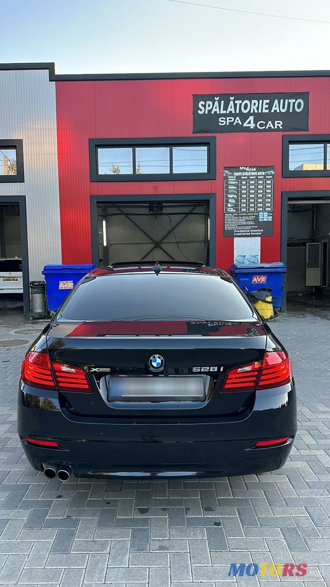 2014' BMW 5 Series photo #3