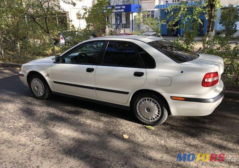 2002' Volvo S40 photo #2