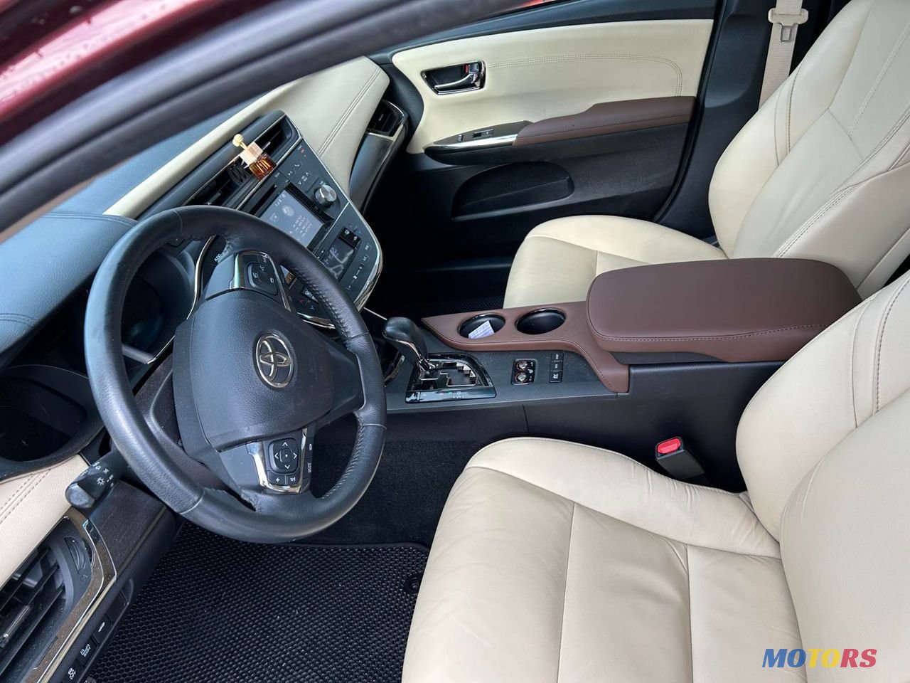 2018' Toyota Avalon photo #3