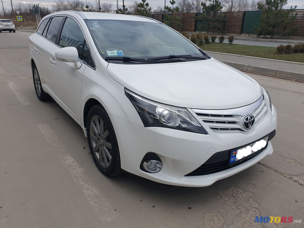 2014' Toyota Avensis photo #3