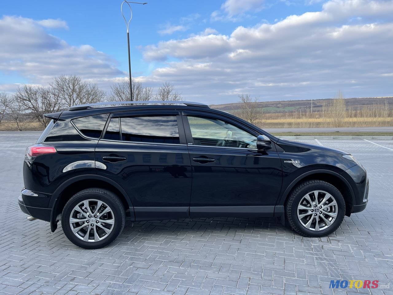 2016' Toyota RAV4 photo #4