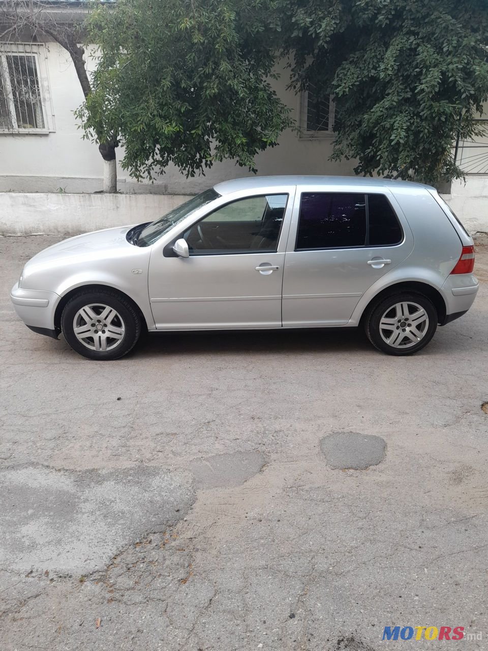 2002' Volkswagen Golf photo #4