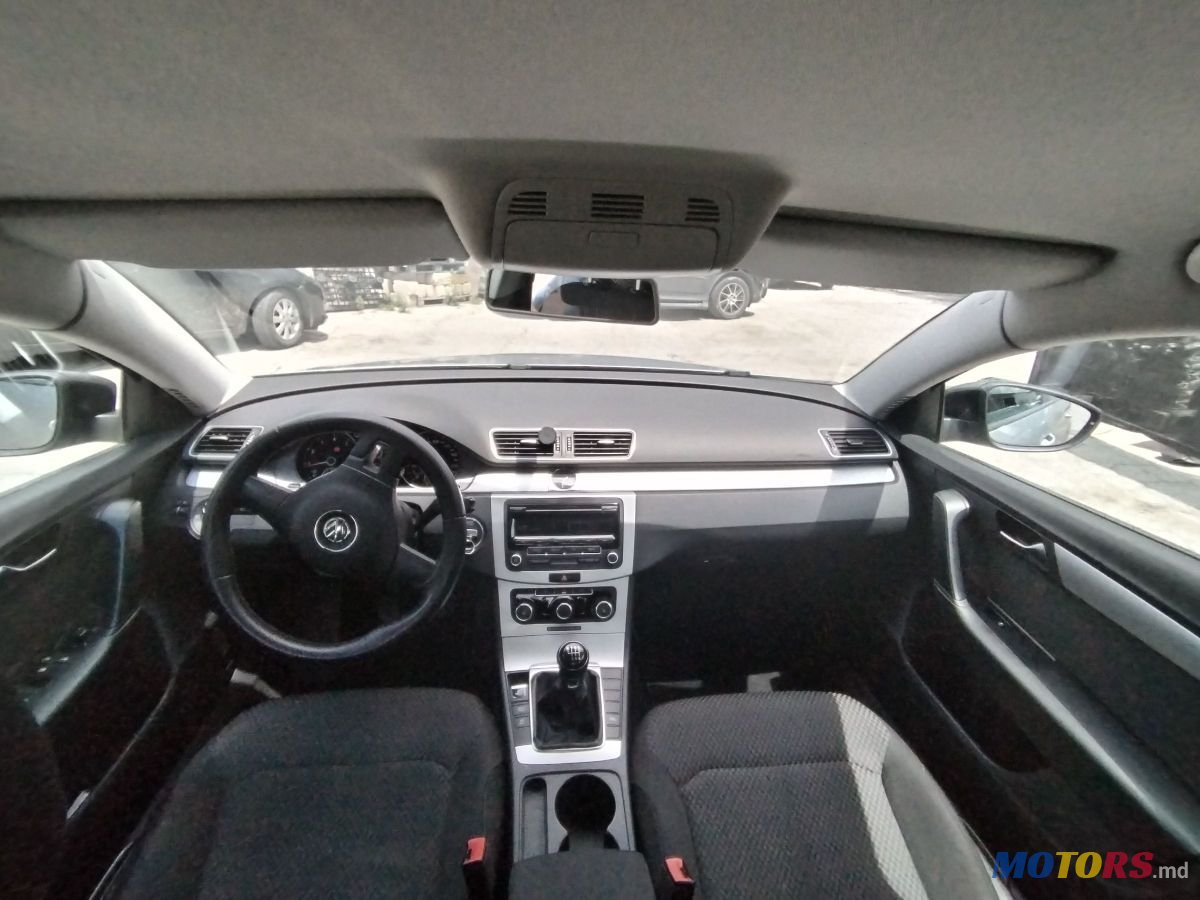 2012' Volkswagen Passat photo #6