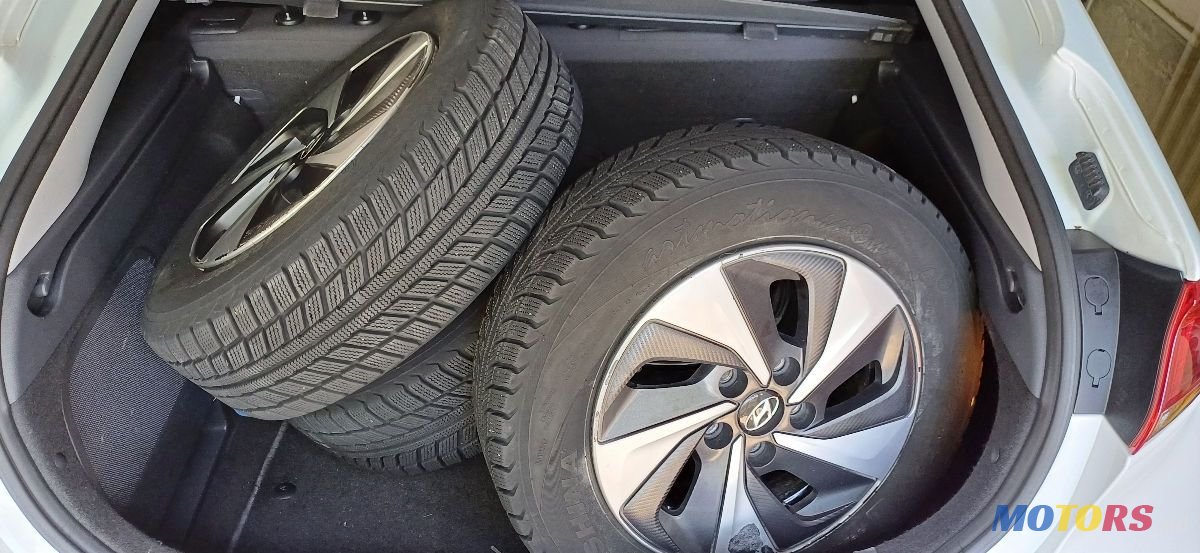 2019' Hyundai Ioniq photo #5