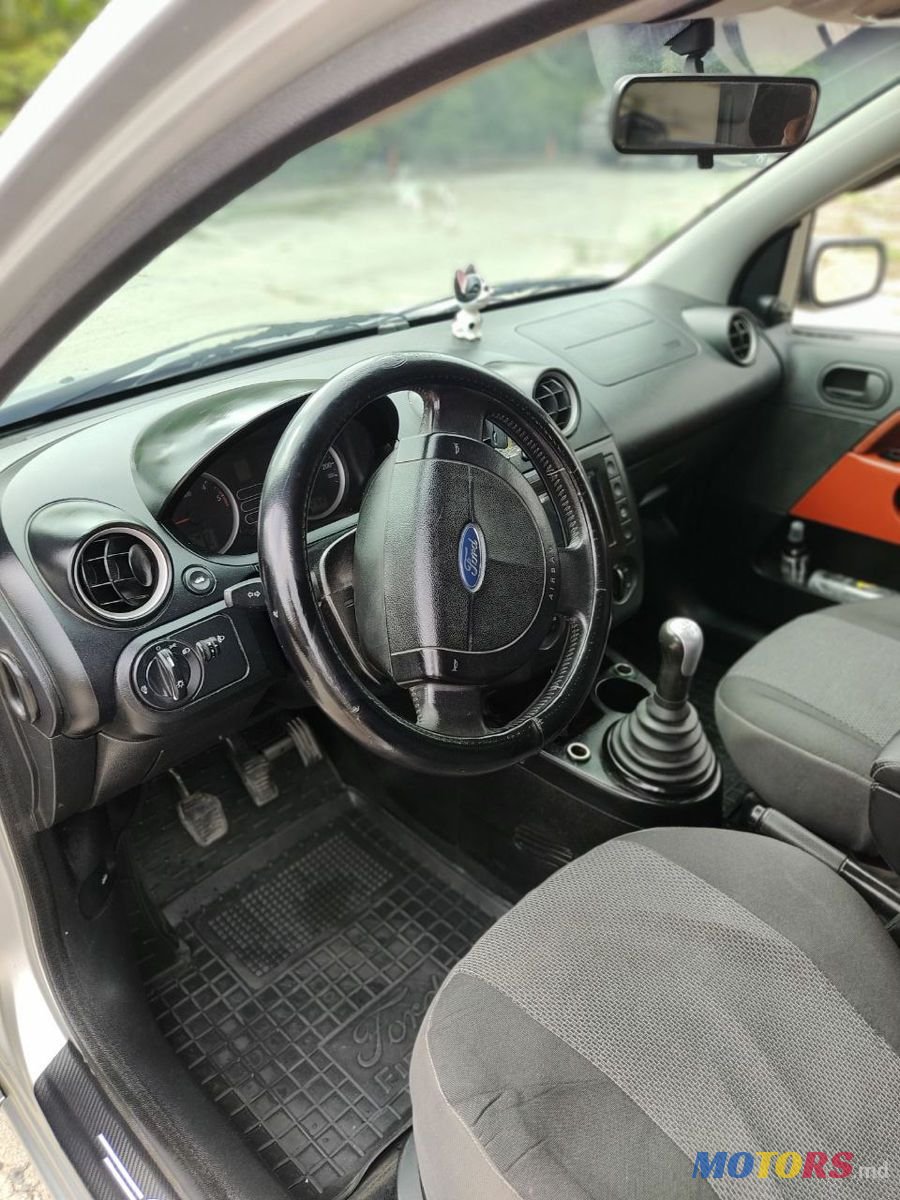 2004' Ford Fiesta photo #6