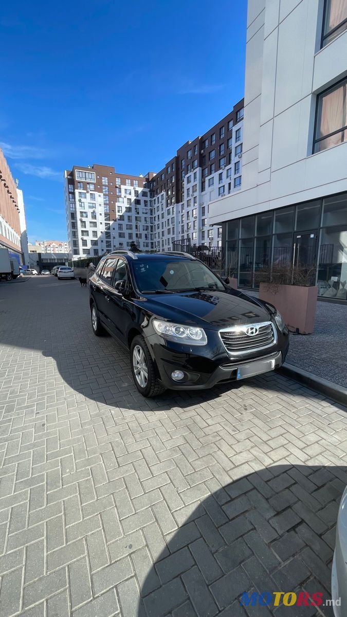 2010' Hyundai Santa Fe photo #3