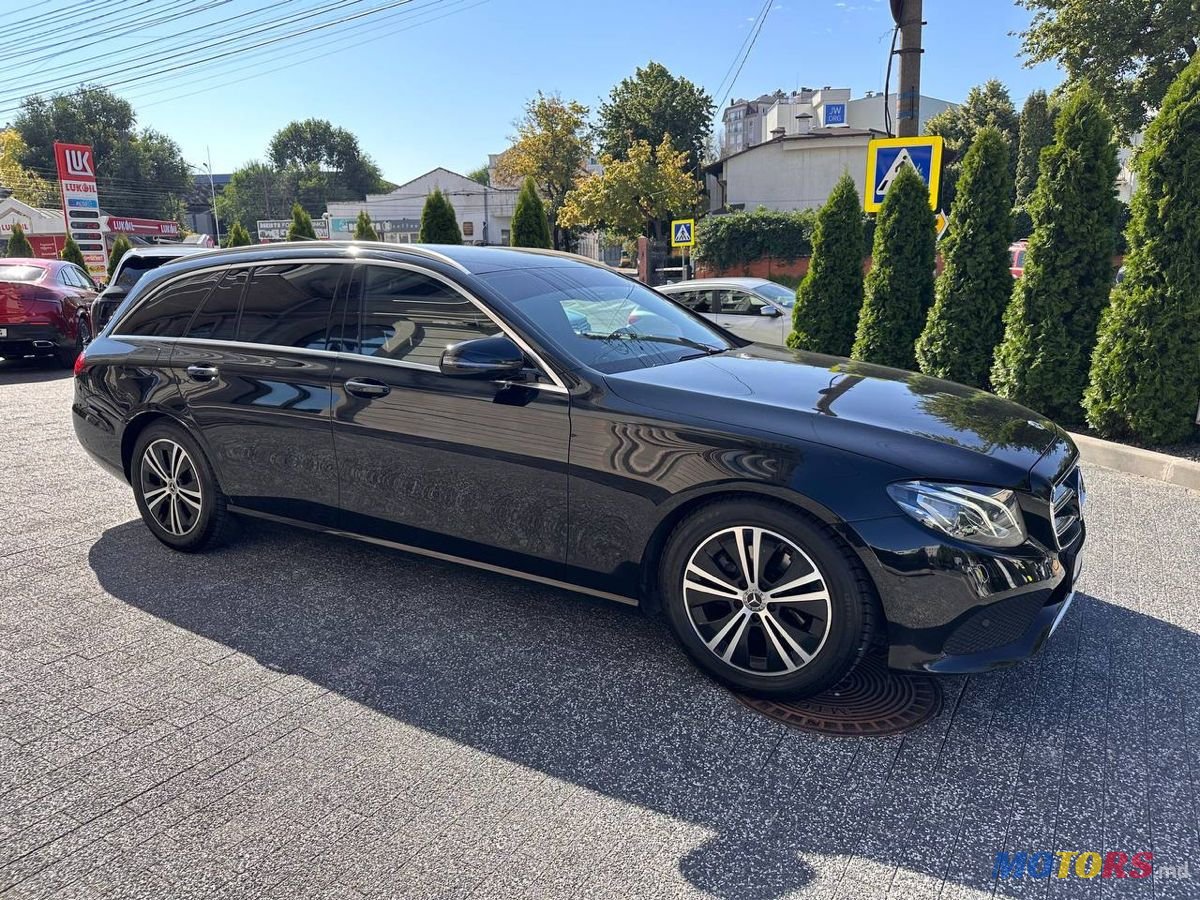 2020' Mercedes-Benz E-Class photo #2