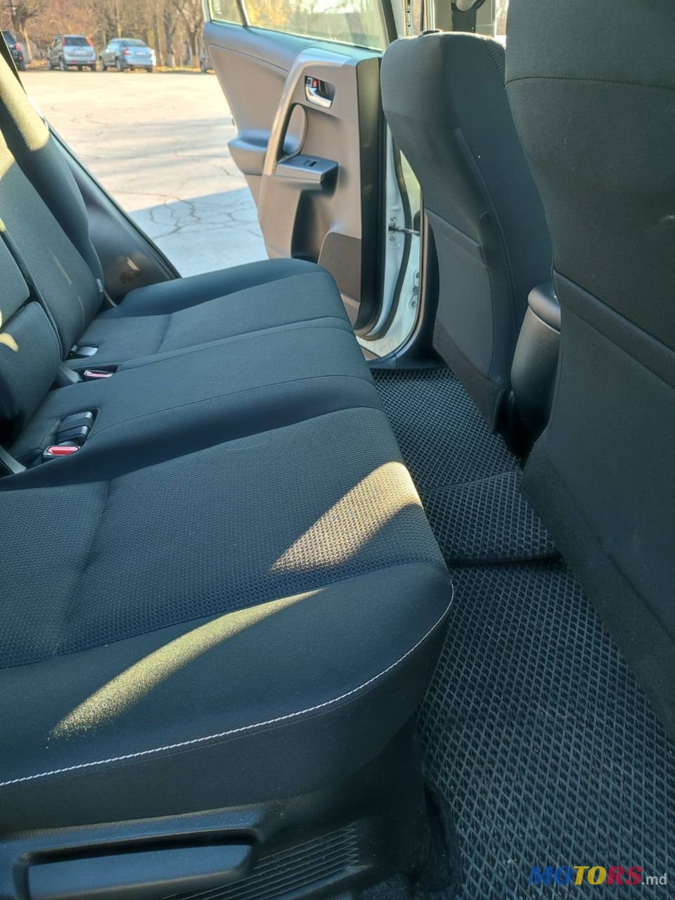 2017' Toyota RAV4 photo #5