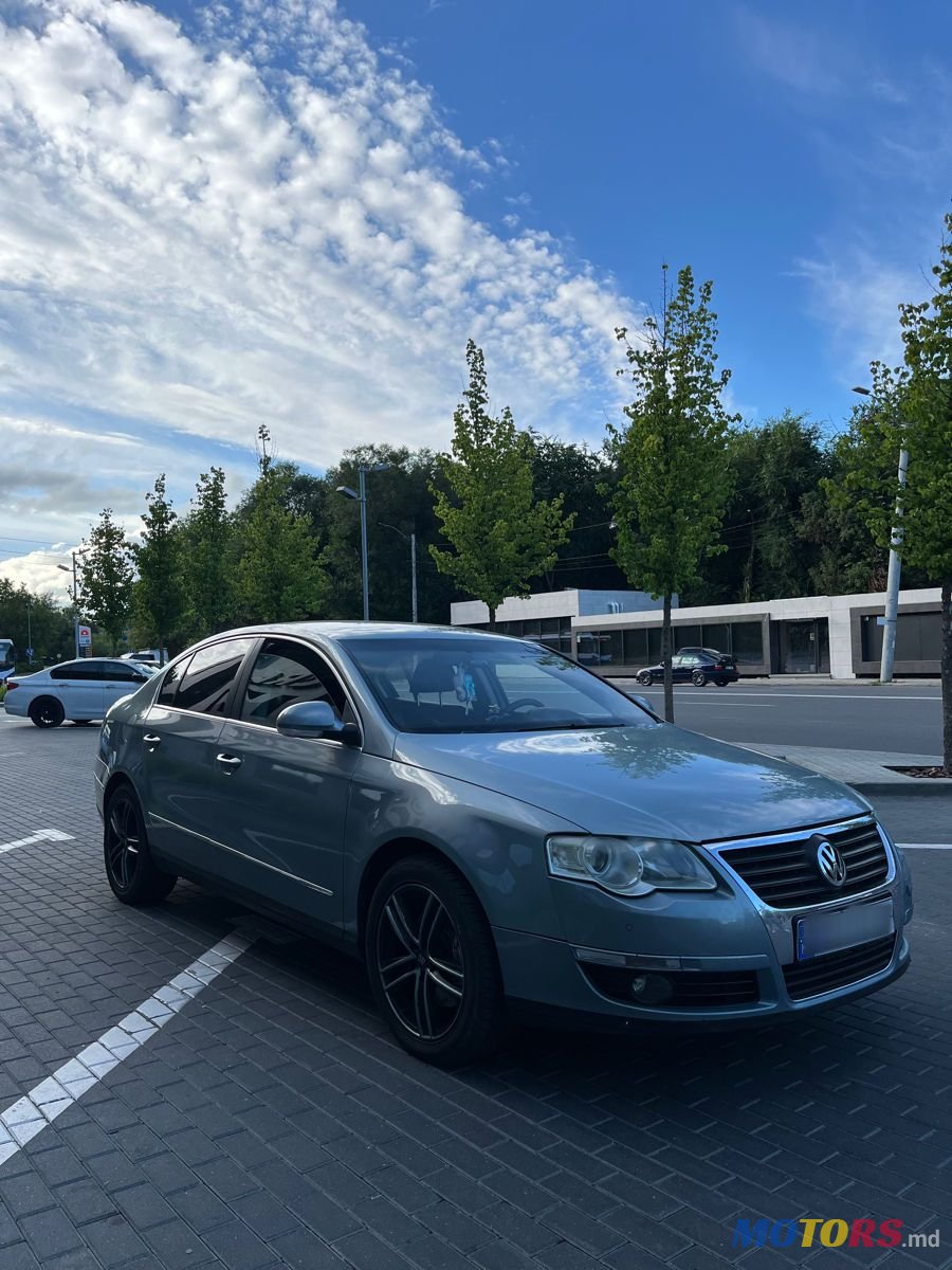 2009' Volkswagen Passat photo #1